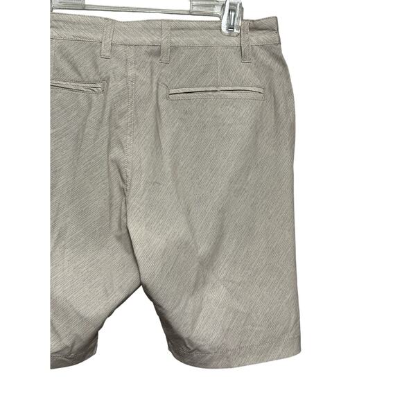 VINTAGE 1946 Utility Shorts Quick Dry 4-Way Stretch Belt Loop Tan/Gray M 32 NWT - Picture 6 of 8